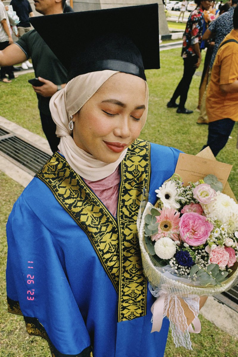 eggletter's tweet photo. Heyyy mom, i did it. I know you’d be proud of me if you were still alive. This is for you, mom. Miss u ♡ #Masterdone #noPhdPlease https://t.co/uGdZW2bbPL