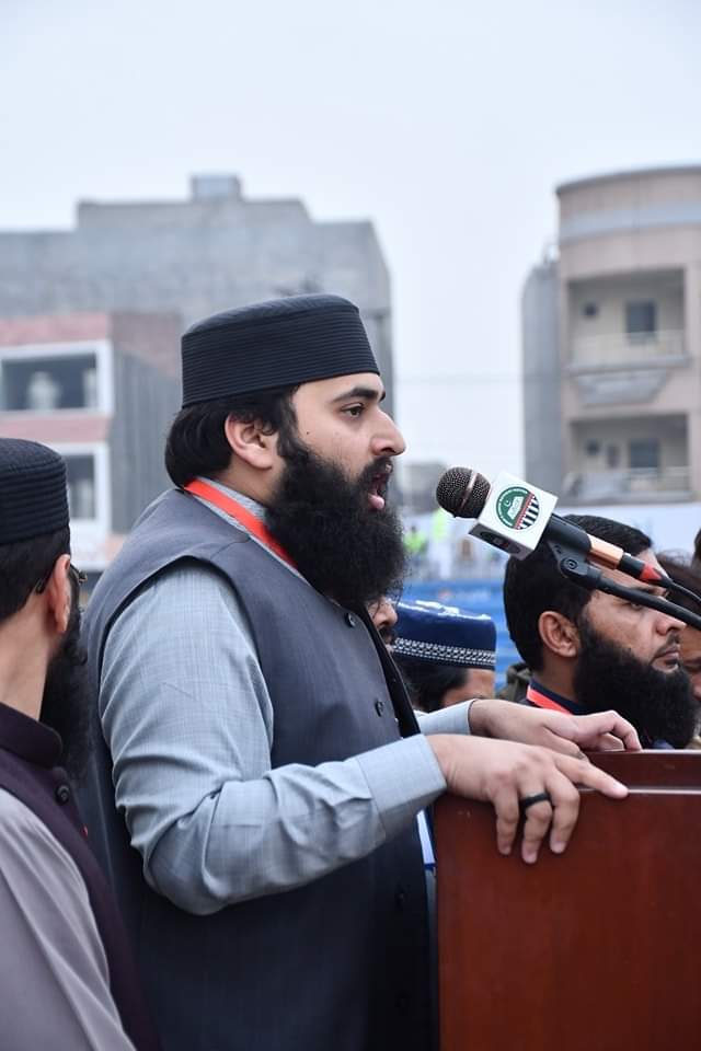QSMPakistan_'s tweet photo. گوجرانوالہ: صاحبزادہ قیم الہی ظہیر (مرکزی ڈپٹی سیکرٹری قرآن و سنہ موومنٹ) منی سٹیڈیم میں قرآن و سنہ موومنٹ گوجرانوالہ کے زیر اہتمام جلسہ عام بسلسلہ نفاذ اسلام و استحکام پاکستان، سے خطاب
#26November2023 #QSMGujranwala #JalsaMiniStadium #QuranoSunnahMovement #NizameMustafa https://t.co/7KEdqc9cvr