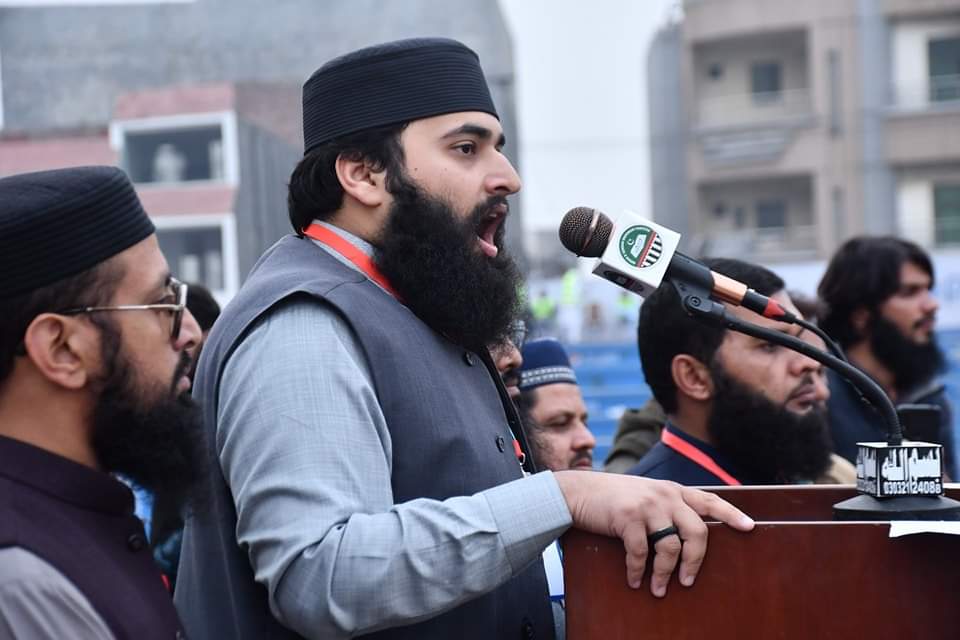 QSMPakistan_'s tweet photo. گوجرانوالہ: صاحبزادہ قیم الہی ظہیر (مرکزی ڈپٹی سیکرٹری قرآن و سنہ موومنٹ) منی سٹیڈیم میں قرآن و سنہ موومنٹ گوجرانوالہ کے زیر اہتمام جلسہ عام بسلسلہ نفاذ اسلام و استحکام پاکستان، سے خطاب
#26November2023 #QSMGujranwala #JalsaMiniStadium #QuranoSunnahMovement #NizameMustafa https://t.co/7KEdqc9cvr