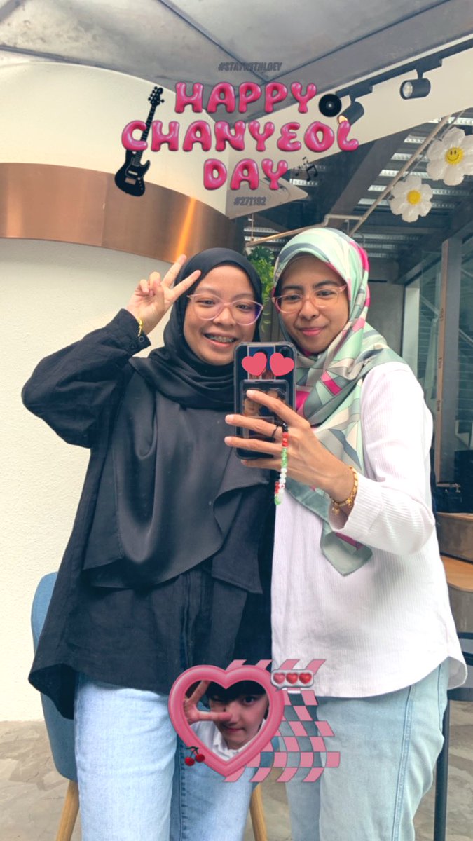 iamDya's tweet photo. - #StayWithLoey 

with @sha_shaiful https://t.co/xGvp6Gl09h