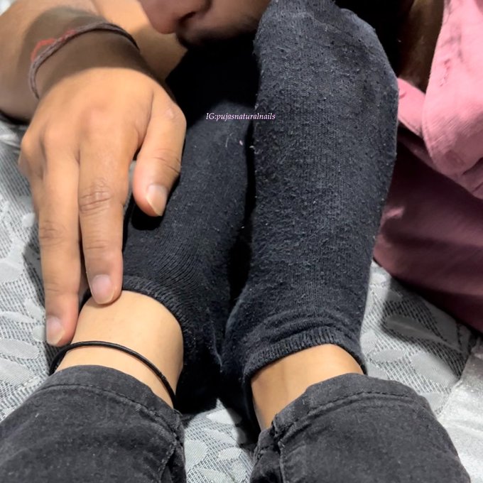 👣 SUPER sunDAY offers 👣  1. Pale blue toes FJ 6:26mins &pound;10 2. Neon pink &amp; black toes sunkissed 4:24mins