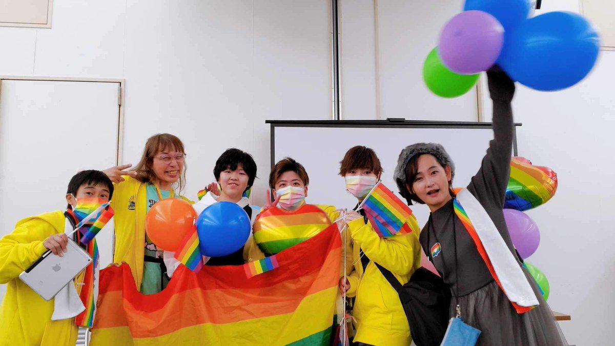 shimachocolgbtq's tweet image. 1日明けて…
昨日は島根レインボーパレード🌈 でした！しまちょこメンバーはボラスタとしてお手伝いさせていただきました🍀
たくさんの友達が増えて本当にうれしいです。
とっても幸せな時間になりました！
 #島パレ  #レインボーパレード