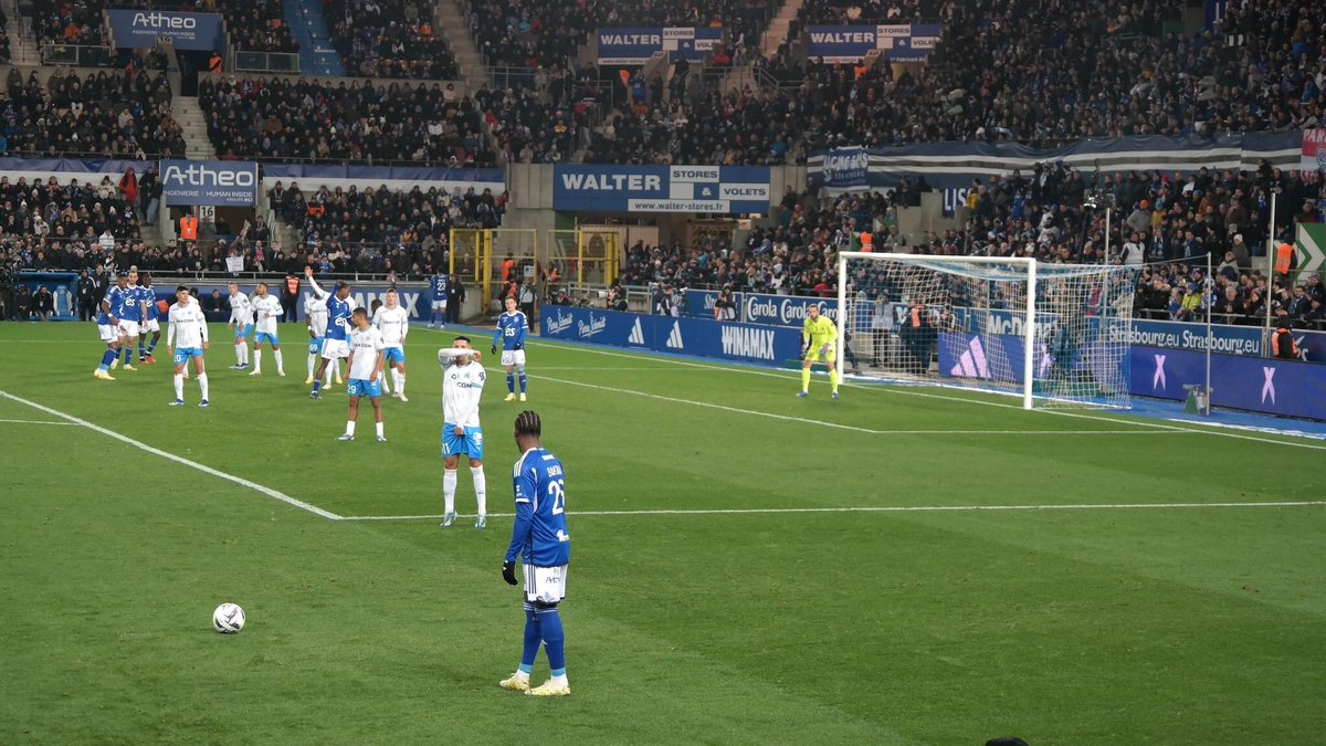 mmoessmer's tweet photo. @WalterStores toujours présent aux côtés du @RCSA !
  
Allez les Bleus, Allez Racing 🔵⚪️

#Sponsor #Partenaires #Football #Supporter #Ligue1 #RCSAOM

https://t.co/SlLNyDsCCZ ☀️ https://t.co/QR25KWtPLi