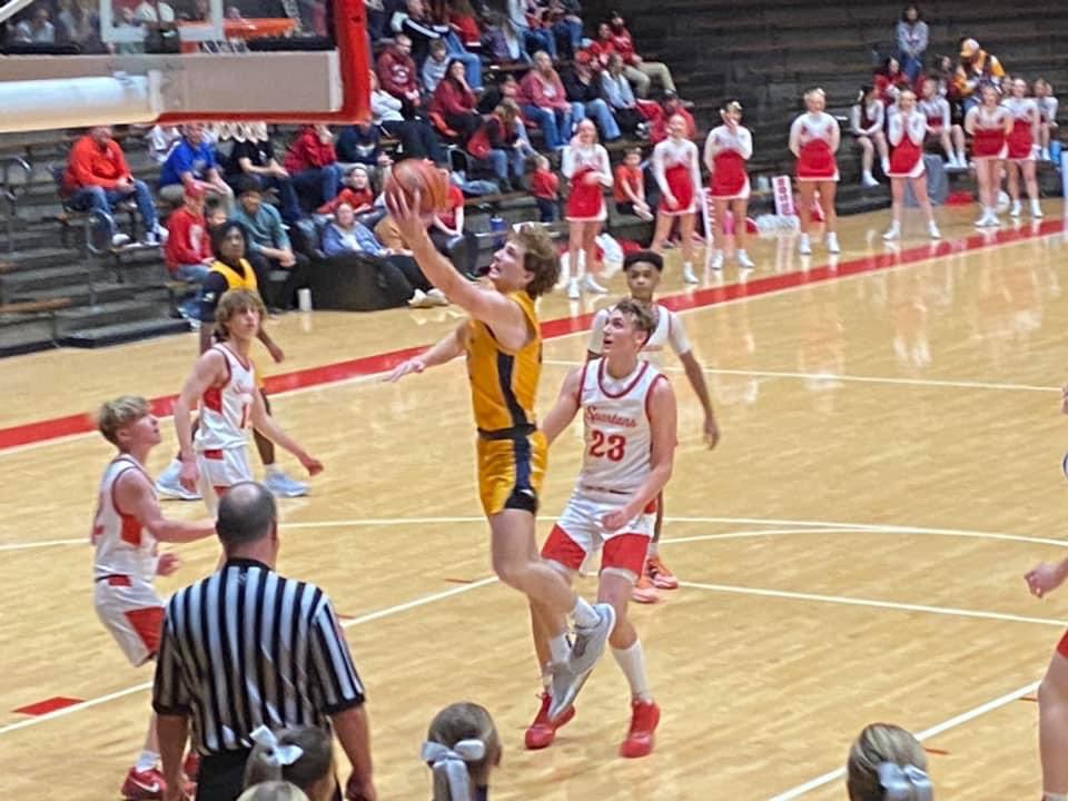 detweiler_mark's tweet photo. Two great road wins for our varsity and JV teams at Connersville.  
Varsity 53-42
Junior Varsity 51-49 https://t.co/K4Vz0a4hBz