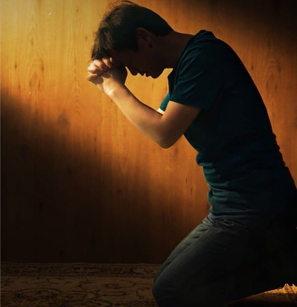 enehg_g's tweet photo. #RxsP Dios mío, líbranos del mal que nos asedian + en comunión, oración, misión podemos salir victoriosos 💪. 3 Ay del malvado le irá mal. Pues sus palabras han sido contra Jehová. Decid al justo q le irá bien q comerán delos frutos de sus manos. Deja el pecado y espera bendición https://t.co/to1EqTdwEG