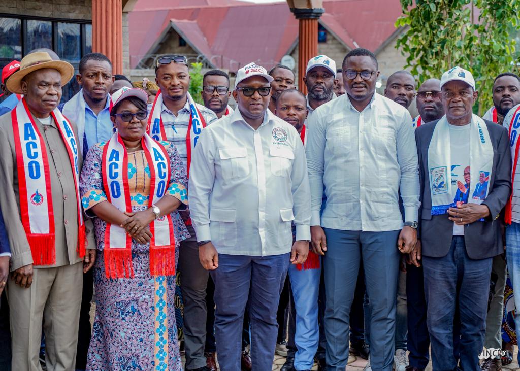 MbayaVolonte's tweet photo. #AVENIR_DU_CONCO au cœur de la réélection du candidat #FATSHI20  dans le grand Katanga.
Instant #KALEMIE avec le premier ministre @LukondeSama et l'honorable @ChrisKitungwa 
#ACO https://t.co/YViboryhL8