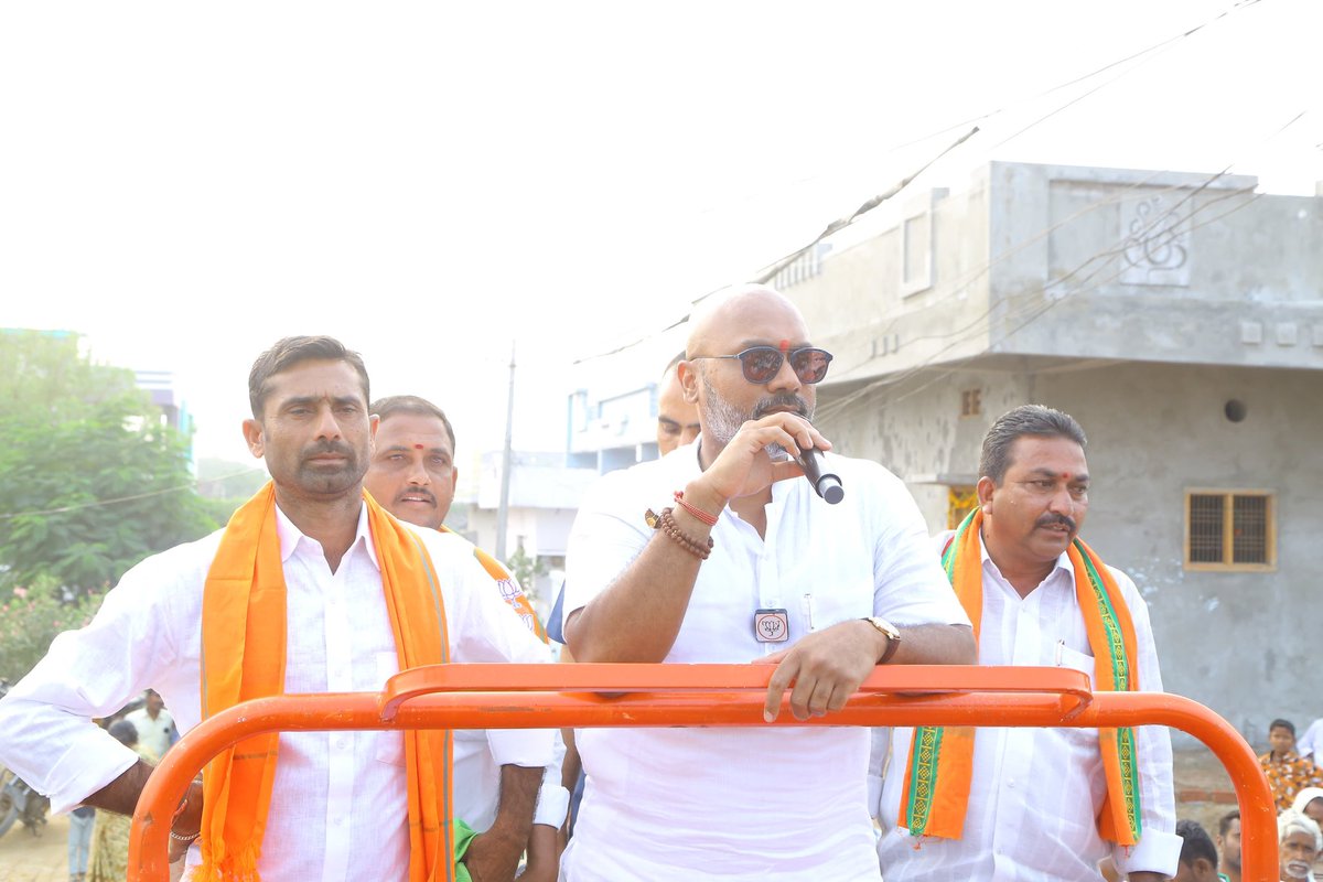 Arvindharmapuri's tweet photo. రత్నాపూర్ — మల్లాపూర్ మండల్ 📍
Ratnapur — Mallapur Mandal 📍

#nonoteforvote #nocommission #ZeroCorruption #ad4korutla #Modi4Bharat #BCsWithBJP #EwsReservation #Vote4BJP #BJPWithMadigas https://t.co/3EBeEU30d9