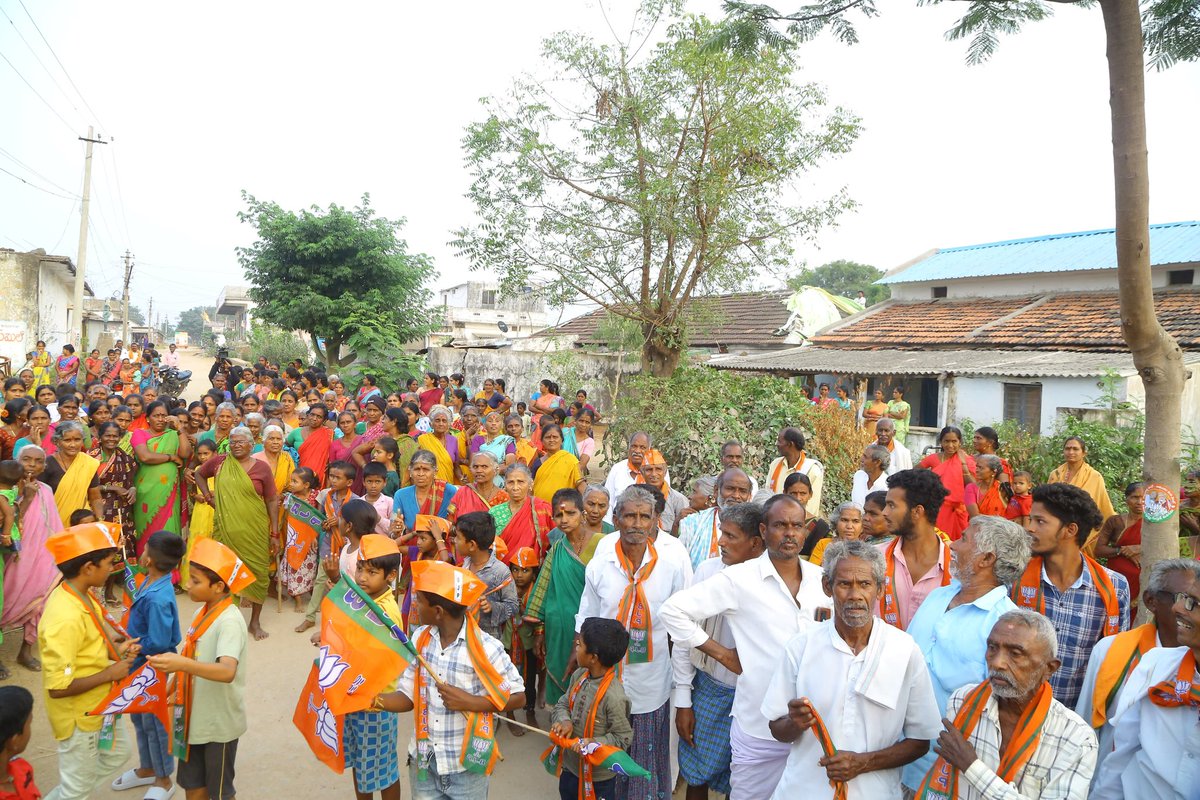 Arvindharmapuri's tweet photo. రత్నాపూర్ — మల్లాపూర్ మండల్ 📍
Ratnapur — Mallapur Mandal 📍

#nonoteforvote #nocommission #ZeroCorruption #ad4korutla #Modi4Bharat #BCsWithBJP #EwsReservation #Vote4BJP #BJPWithMadigas https://t.co/3EBeEU30d9