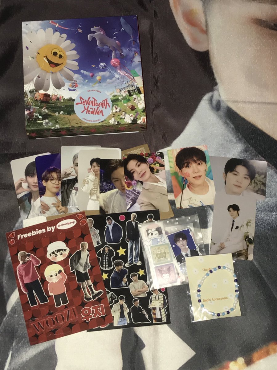 victoriousoul's tweet photo. Maacii banyak semuanya!! Freebies & doorprizenya udah kayak abis ngerampok ๐ฆง
#HappyWooziDay #LunchWithRuby https://t.co/22HxqdAaLv