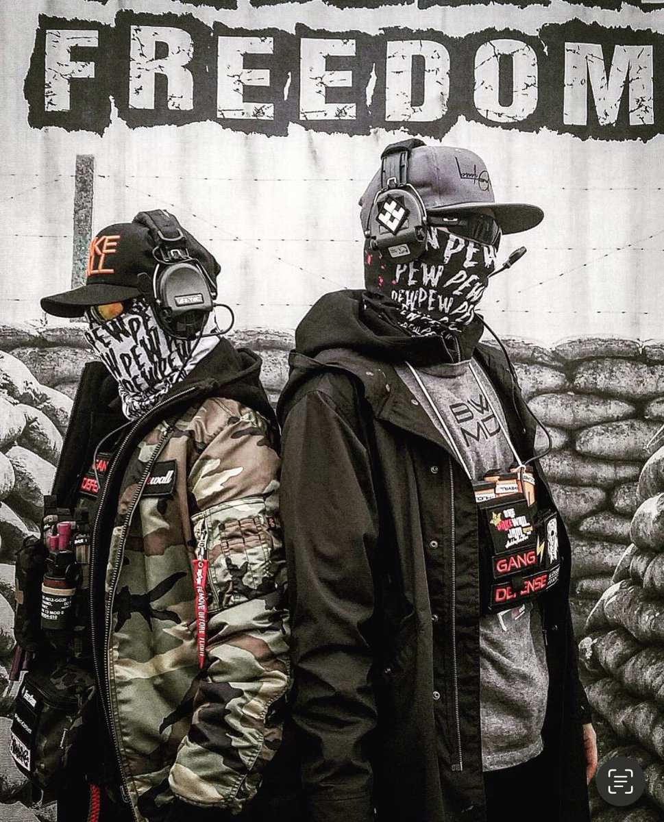 taro_airsoft's tweet photo. 懐かしい、5年前になるんですね
今も仲良くしてくれてる方には感謝。
懐かしい一枚を
(タロCOいもさんと撮った写真がない…ってかこの日ほとんど写真撮れなかったのが悔やまれる…)
#bakewall
#MightyDefense https://t.co/hD7HEbzLCp