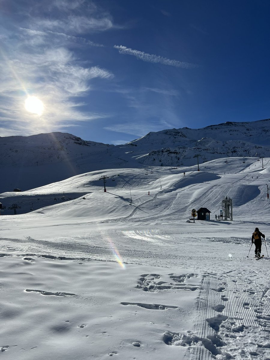 corinne_crabe's tweet photo. Conditions au top à #piau ce matin. Belle neige ❄️ naturelle, ☀️ la saison démarre bien en #aurelouron #pyrenees  @Meteo_Pyrenees @Piau_Engaly https://t.co/VEnGA9ZHlm