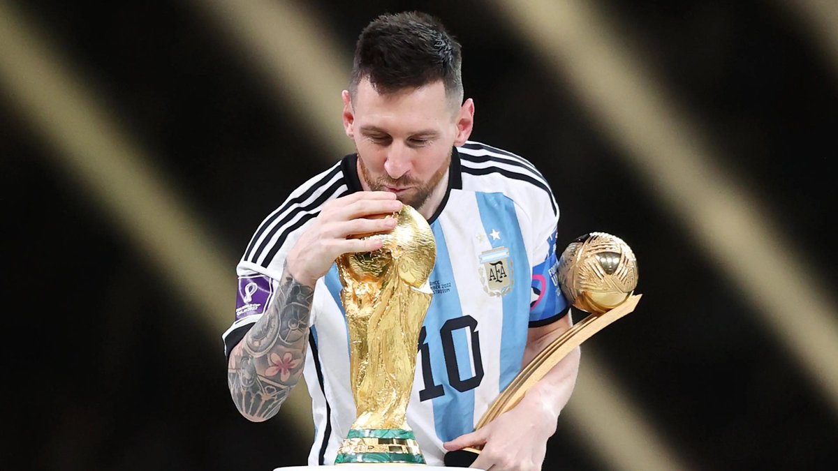 vivaeurek's tweet photo. El increíble homenaje que jamás imaginó Lionel Messi. Conocelo en https://t.co/EU4shGloCN https://t.co/ukfHRXehNA