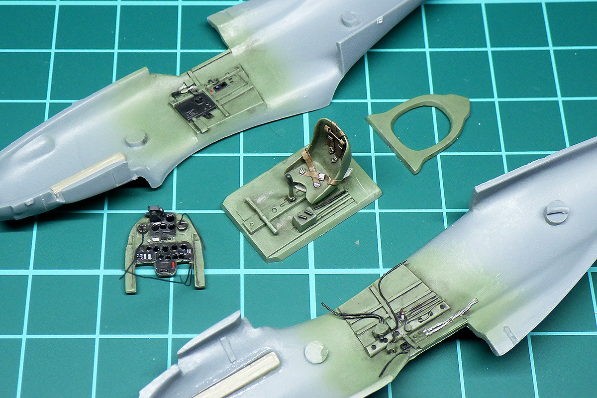 V1models427's tweet photo. Re2001(1/72)実際の色はよくわからんのでそれっぽく塗装して塗装完了!ちょっとはそれっぽく見えるかな? #72lab定例会 #v1re2001 #re2001 https://t.co/ZFSBVuda06