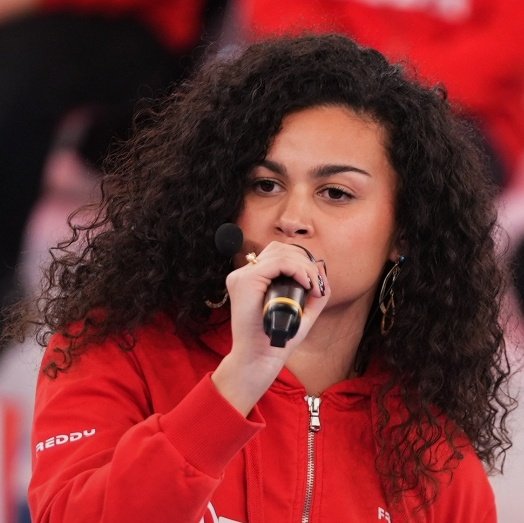 Simovale6's tweet photo. Ho avuto un deja-vu #amici23 https://t.co/3MBHkibCBP