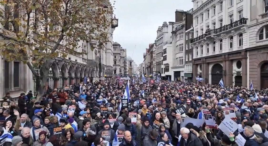 Seeing so many gather to march against antisemitism in London fills my heart with hope. As we hear that half of Jewish ppl are considering leaving the UK this show of support is crucial. We must stand with our Jewish family and friends. They are not alone. Never again is now.