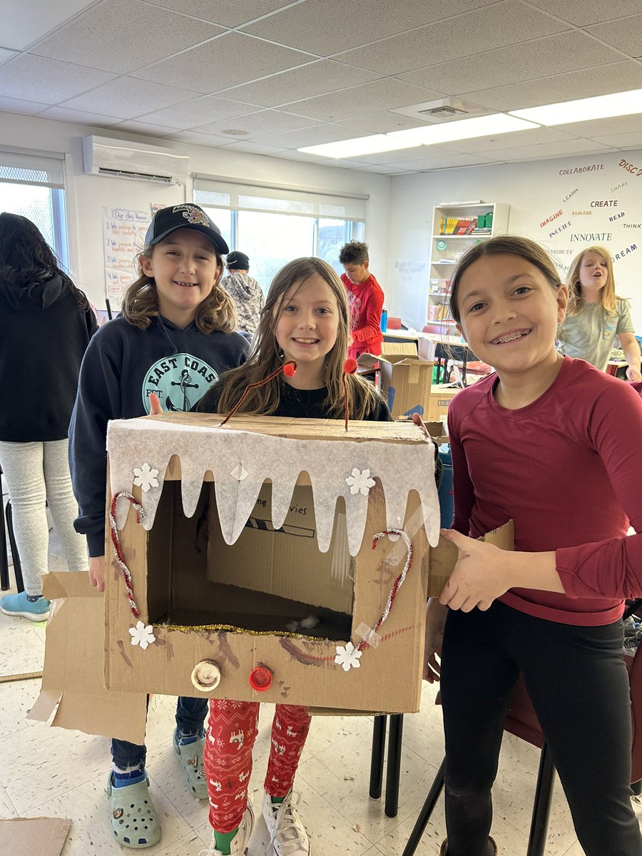 AmieLeBlanc1's tweet image. Some of the amazing inventions that came out of our Cardboard Challenge day!
- marble run 
- hockey rink 
- a holiday TV. 
- vending machine 
#STEAM @bltsenior