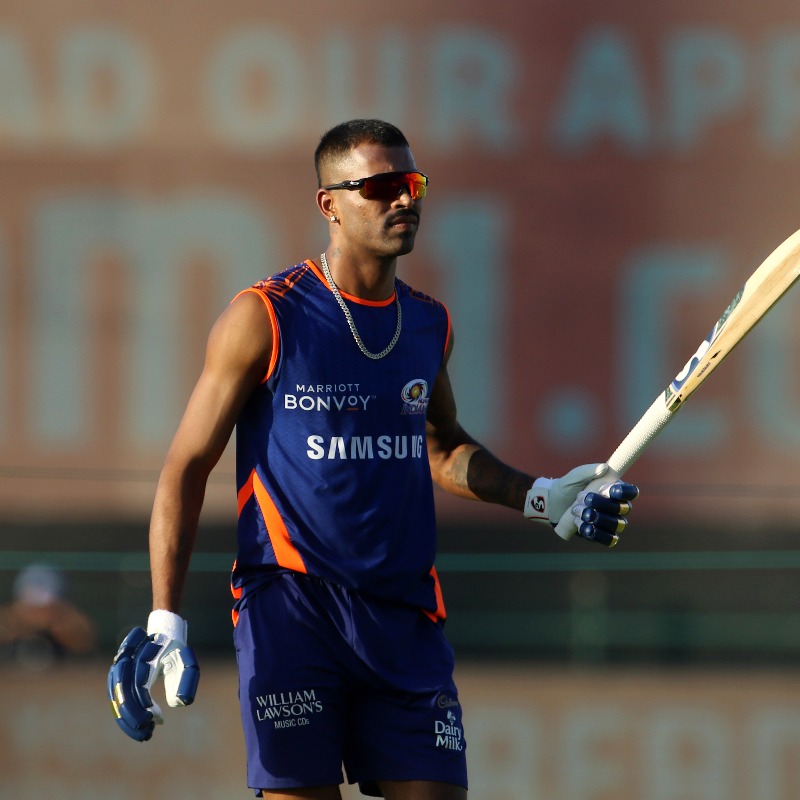 cricbuzz's tweet photo. BREAKING - Hardik Pandya's move from Gujarat Titans to Mumbai Indians has been finalised.

Cricbuzz can confirm that the deal has been signed.

#IPL2024
