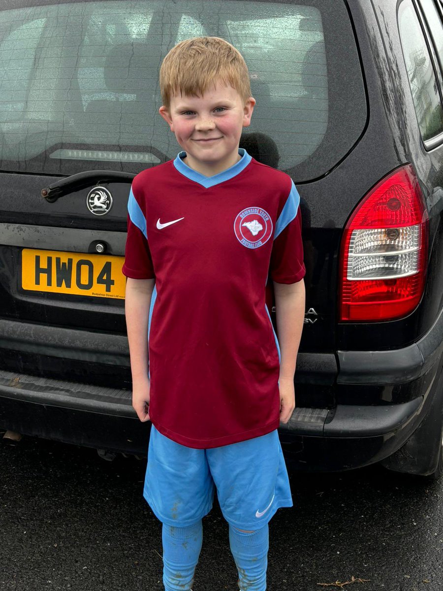 SBonz8's tweet image. Proud Dad moment! Oscar scored his first competitive goal this morning! Followed it up with a 2nd too! After each goal looked across at me, huge smile on his face and gave me a thumbs up! Topped it all off with the Man of The Match Trophy! #Buzzing #Goalscorer