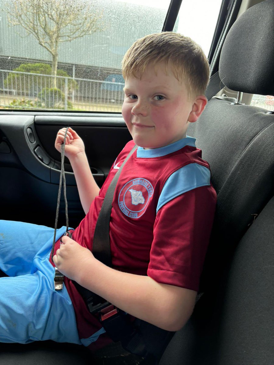 SBonz8's tweet image. Proud Dad moment! Oscar scored his first competitive goal this morning! Followed it up with a 2nd too! After each goal looked across at me, huge smile on his face and gave me a thumbs up! Topped it all off with the Man of The Match Trophy! #Buzzing #Goalscorer