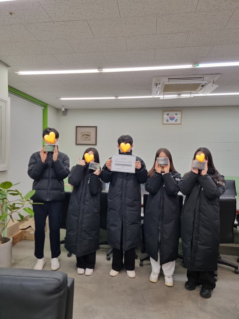 JIMINBAR_CHINA's tweet photo. JiminBar launched year-end album purchase campaign has been completed at K4, we're donating 3031 of those albums to School of Performing Arts Seoul

지민바가 진행한 연말 앨범 구매 활동이 Ktown4u에서 주문 완료했으며 그 중 3031장 앨범이 서울공연예술고등학교에 기증합니다. 
#JIMIN 💛 https://t.co/S5bglWgFRK