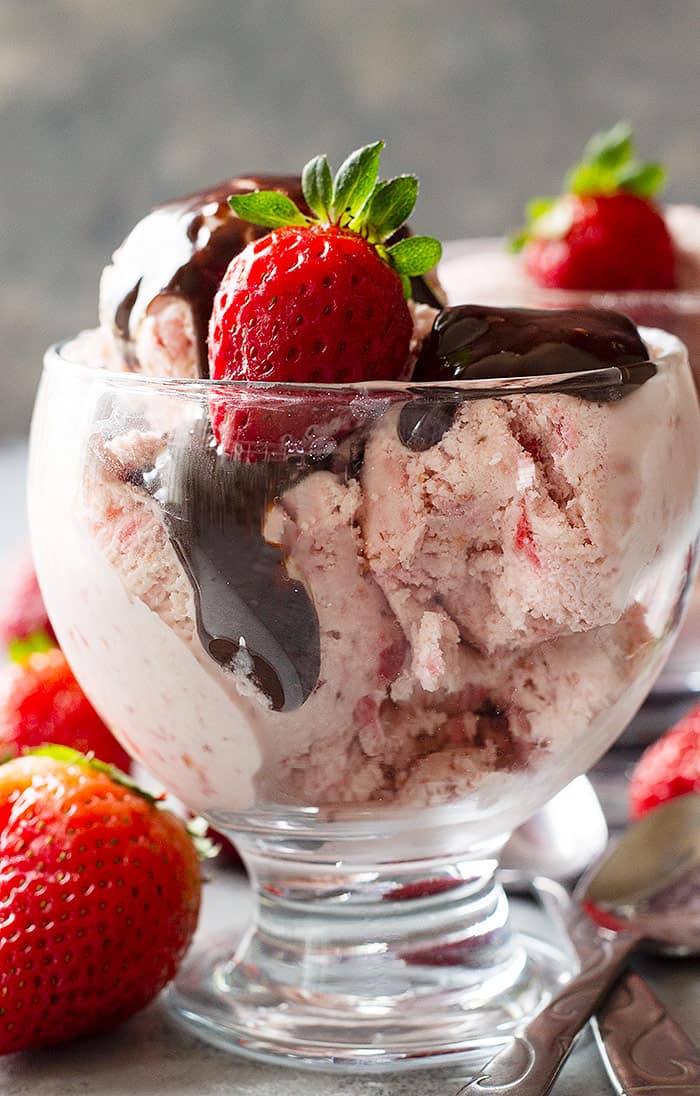 DreamyTechGirl's tweet photo. No Churn Strawberry Ice Cream!
recipe @ https://t.co/QtDZVe3ozI https://t.co/kPQbTzMSij