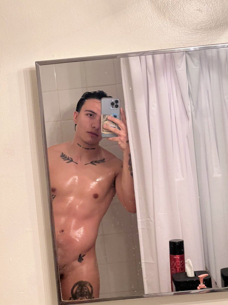 Estebanquirozp's tweet photo. Quien se baña conmigo? https://t.co/jxkmrVwTZE