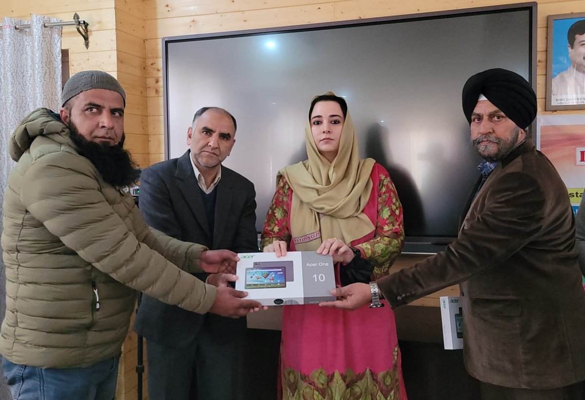 DC Baramulla, @DrSyedSehrish launched the Noor campaign in Baramulla. It is a digital door-to-door initiative by the Education Department, aims to reintegrate out-of-school children into the formal education system.
