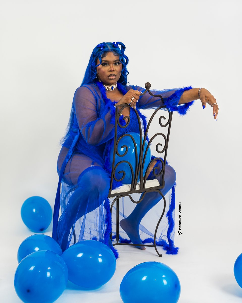 ResolveVision's tweet photo. 🎂 Envie d’un #anniversaire original ? Offrez-vous une #séance #photo  dans notre #studio ! 📸 😊 Ambiance conviviale et pro, forfaits sur  mesure, photos de qualité. 🙌 💰 Contactez-nous en DM pour réserver ! 📩  #anniversaire #fete #cadeau #souvenir #birthday #instabirthday https://t.co/gs4JNbaPft
