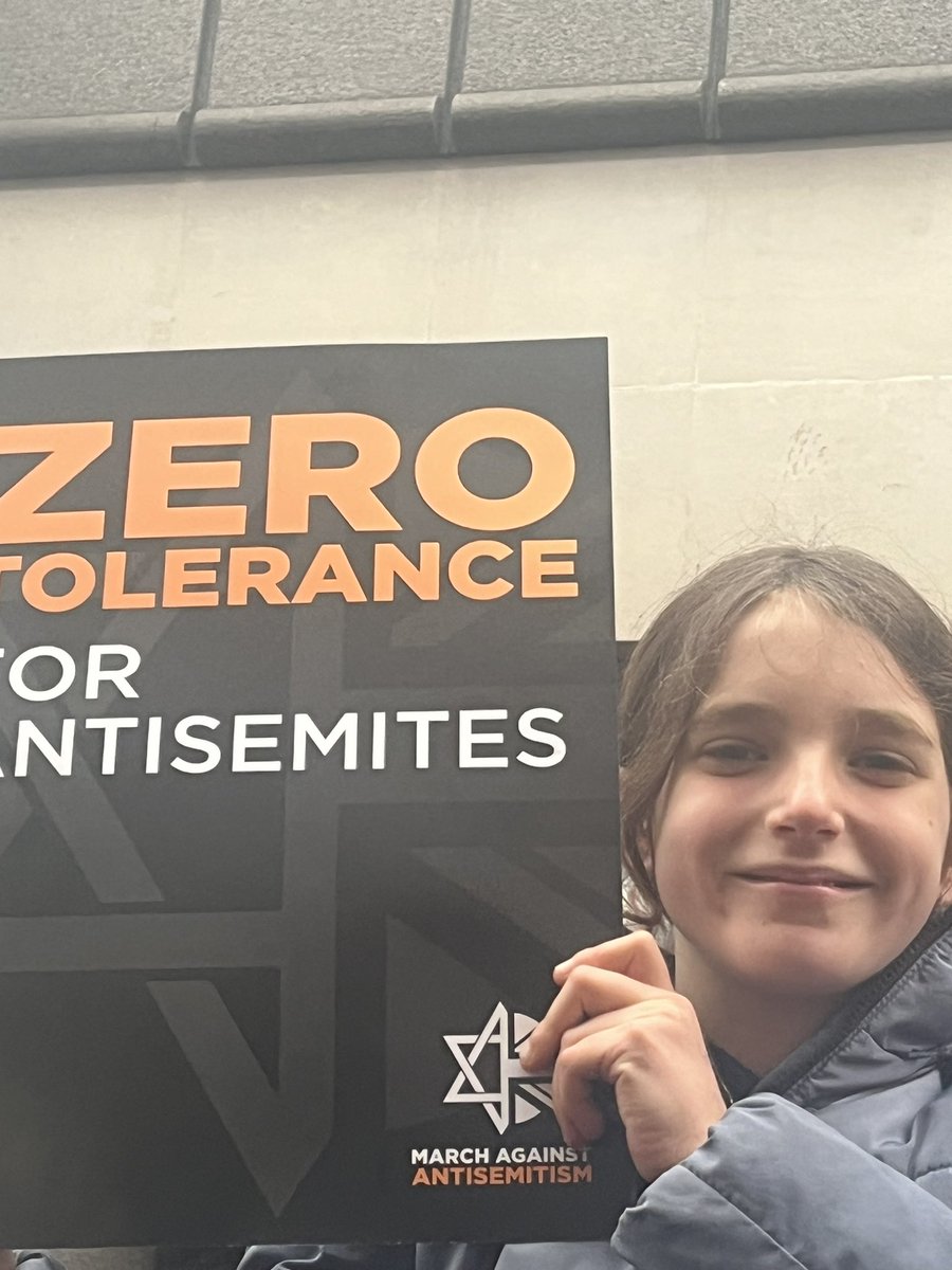 Marikacobbold's tweet photo. Smiling faces at the #MarchAgainstAntisemitism https://t.co/nwO5RUJC12