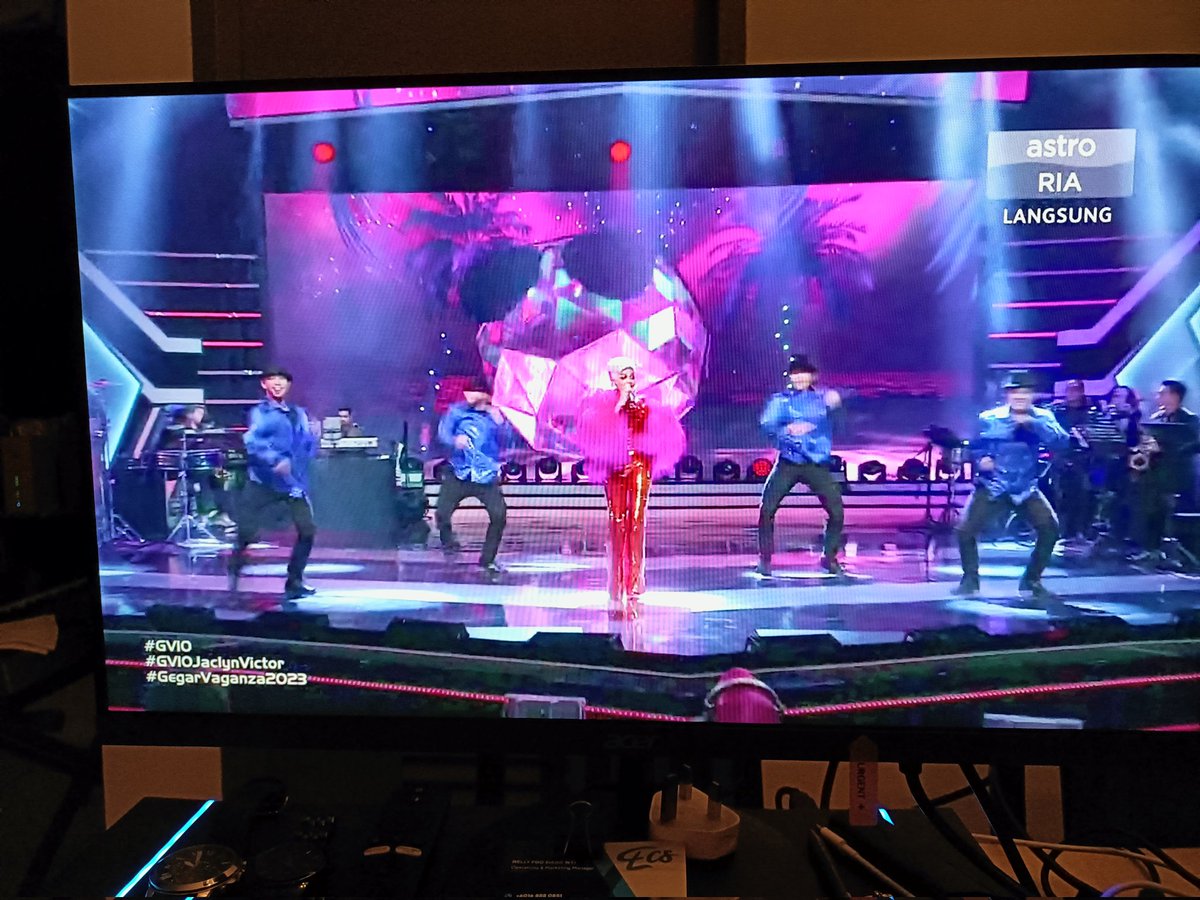 memberyoumie89's tweet photo. Jack please buat persembahan kat Korea or China.. dorg suka suara mcm u.. #GegarVaganza2023 https://t.co/EOEkwyuZfe