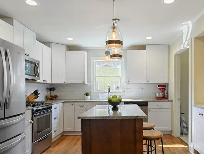 CCFFcompany's tweet image. Build a dream kitchen just for you 💭 Sometimes white cabinets just aren't everyone's style, if you can't tell 😉

#bluekitchen #bluekitchencabinets #kitchenremodel