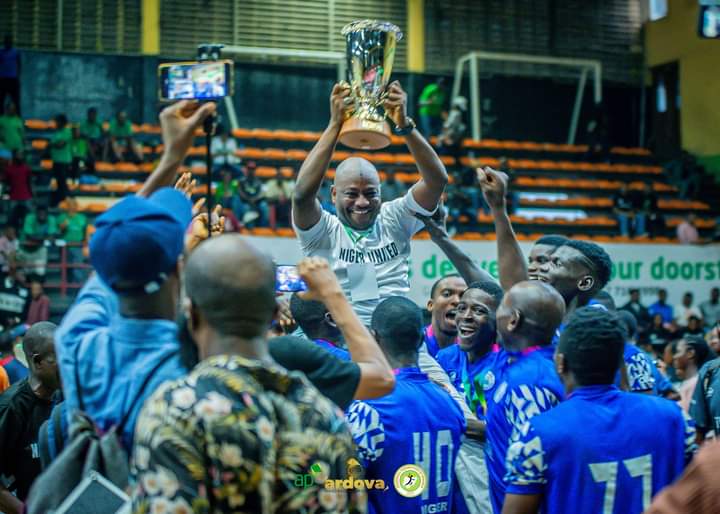 Handballnigeria's tweet photo. Stand up for the champions of the @ardovaplc Handball Premier League 2023. Niger United and Safety Babes Crowned Champions.
#APHPL https://t.co/8KBSj1dljU
