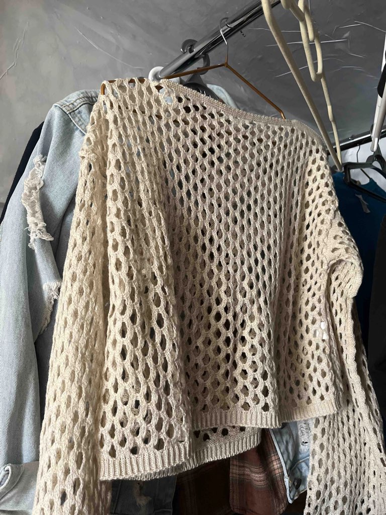 weherde cox ferqli mekan bilirem vibe’si eladi live musiqi de var orda date edek (florani deyir)