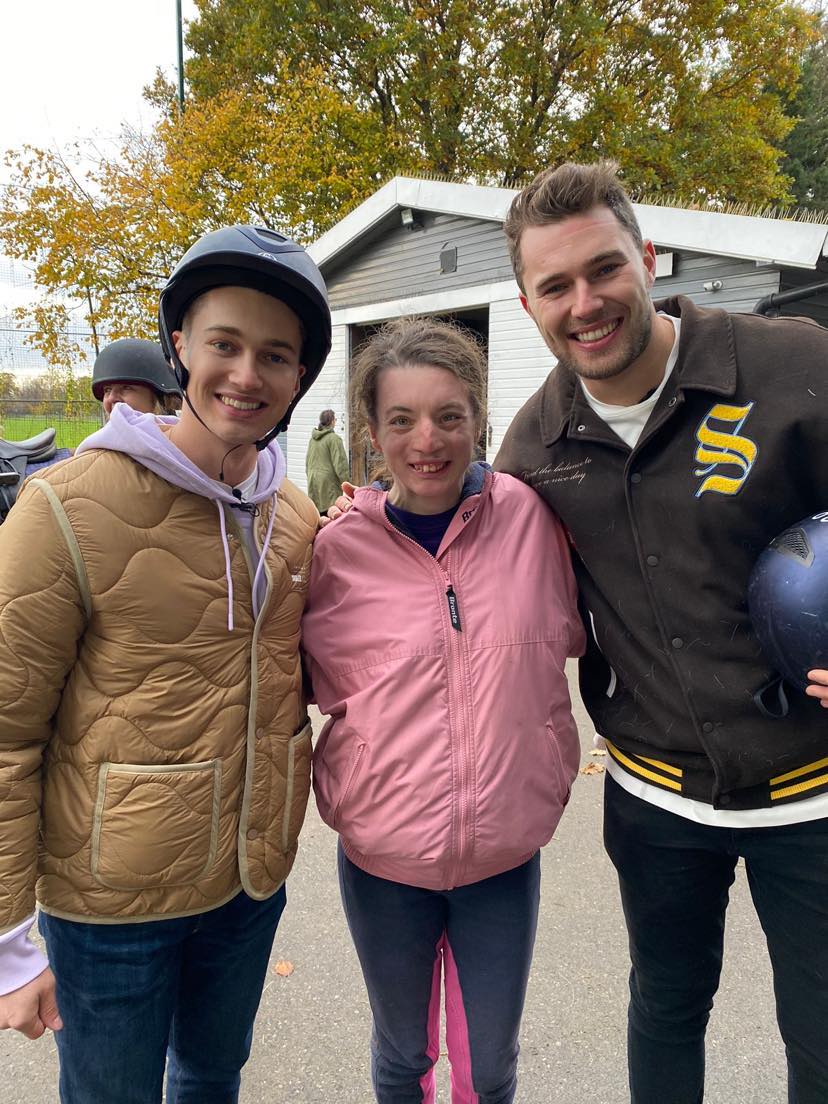 ParkLaneStables's tweet photo. It was a pleasure to host @Aj11Ace @CurtisPritchard this week with @SmileyNews raising awareness of @tsa_charity They fell in love with Prodny &amp; enjoyed a ride on our @RDAnational horses. Our ambassador Philippa looked after them beautifully &amp; we look forward to sharing the film. https://t.co/d789uwPdDY