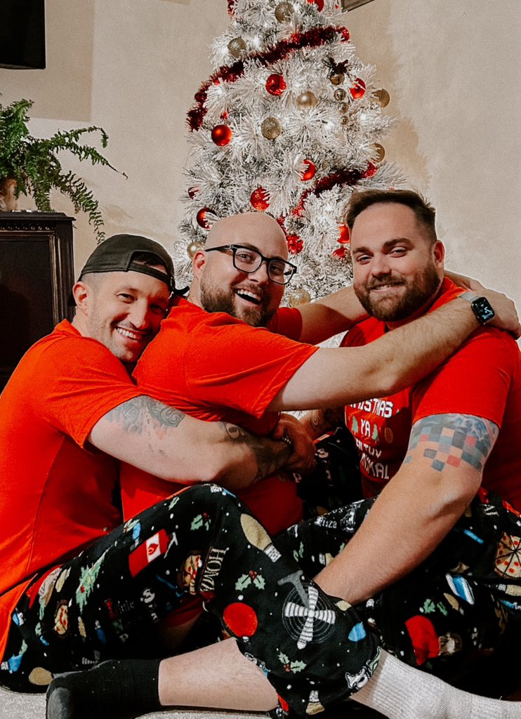 Took a trip to meet the dudes I’ve been gaming with for like 8 years. It was honestly the best.

Also, if you were like “Hey Asher, why’s your face like that.” I took an edible and didn’t know my face was doing that.