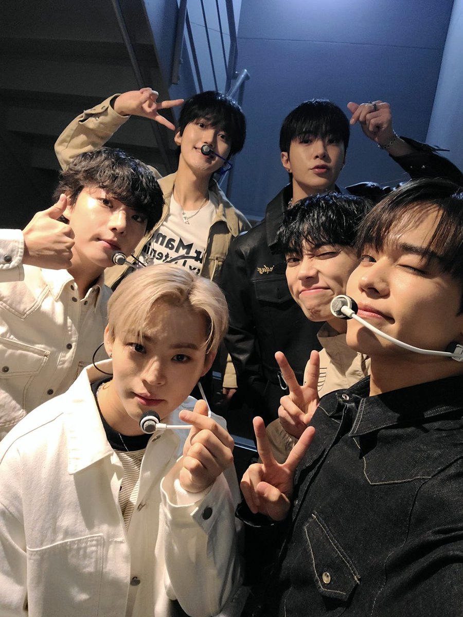 ONFoffcl_JP's tweet photo. [📸] 23.11.26 ONF JAPAN FANMEETING [Be Here Now] in Zepp Haneda(TOKYO)

寒い中来てくださったFUSEの皆さんありがとうございました🙂
FUSEの応援のおかげでファンミーティング無事に終わりました🥰
楽しい時間を一緒に過ごせて幸せでした💓

#ONF #オンエンオフ #온앤오프 https://t.co/ipR73Vj6O8