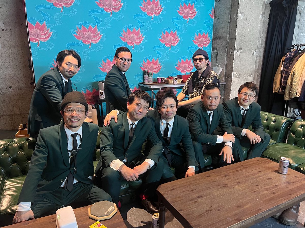 ZAINICHI_FUNK's tweet photo. 「在ライフ」リリース記念ワンマンツアー at 新栄Shangri-La、ありがとうございました！

サイトウさんがMCで断言していたので、来年も確実に名古屋に行くと思います！またLIVEでお会いしましょう！

（本日のサイン会で浜野さんが書いた日付が間違っていたようです…すみません！） https://t.co/XotsDXEzJJ