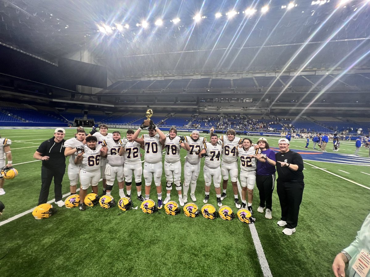 So proud of these guys! we earned ourselves another monday! see y’all in round 4 #burntheships #FollowTheHerd @FootballPieper @Coachbrycemac 🔥⚔️🦬