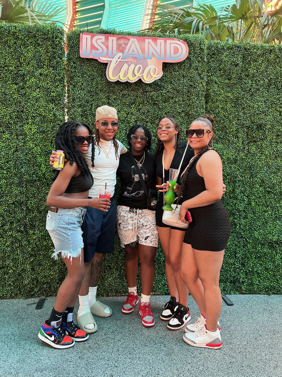 CoachDeja0's tweet photo. Forever grateful and thankful for them 🤞🏾❤️ https://t.co/IOdGJqj0xP