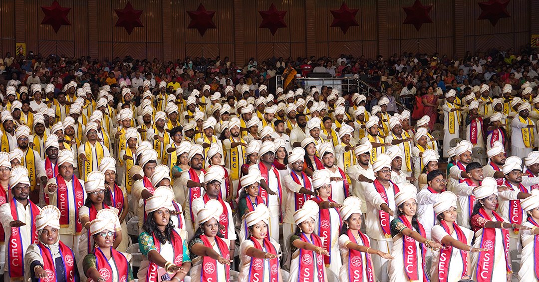SaveethaSEC's tweet photo. Levita, 18th Graduation Day of SEC was celebrated with great enthusiasm and joy on 25.11.2023. The afternoon session of the ceremony featured Dr. S Rathinavel Rajan, Regional HR Head - Ball Corporation & Chair of HR Expert Committee - SICCI, as a chief guest.
#graduationday2023 https://t.co/XqdWrXNOYt
