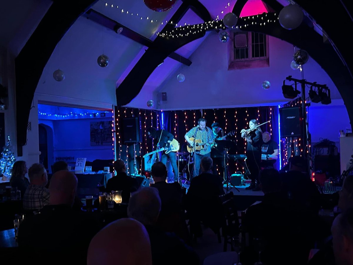 onlychildmusic's tweet image. A cracking gig @THVClive last night. A beautiful room filled with beautiful people. Thanks @finbarj for a great opening set, too. And my band mates for giving themselves in service of the song. No more noble a gesture. Next up: Dec 7th @handymanbrewery 

📸 @lis_garrett