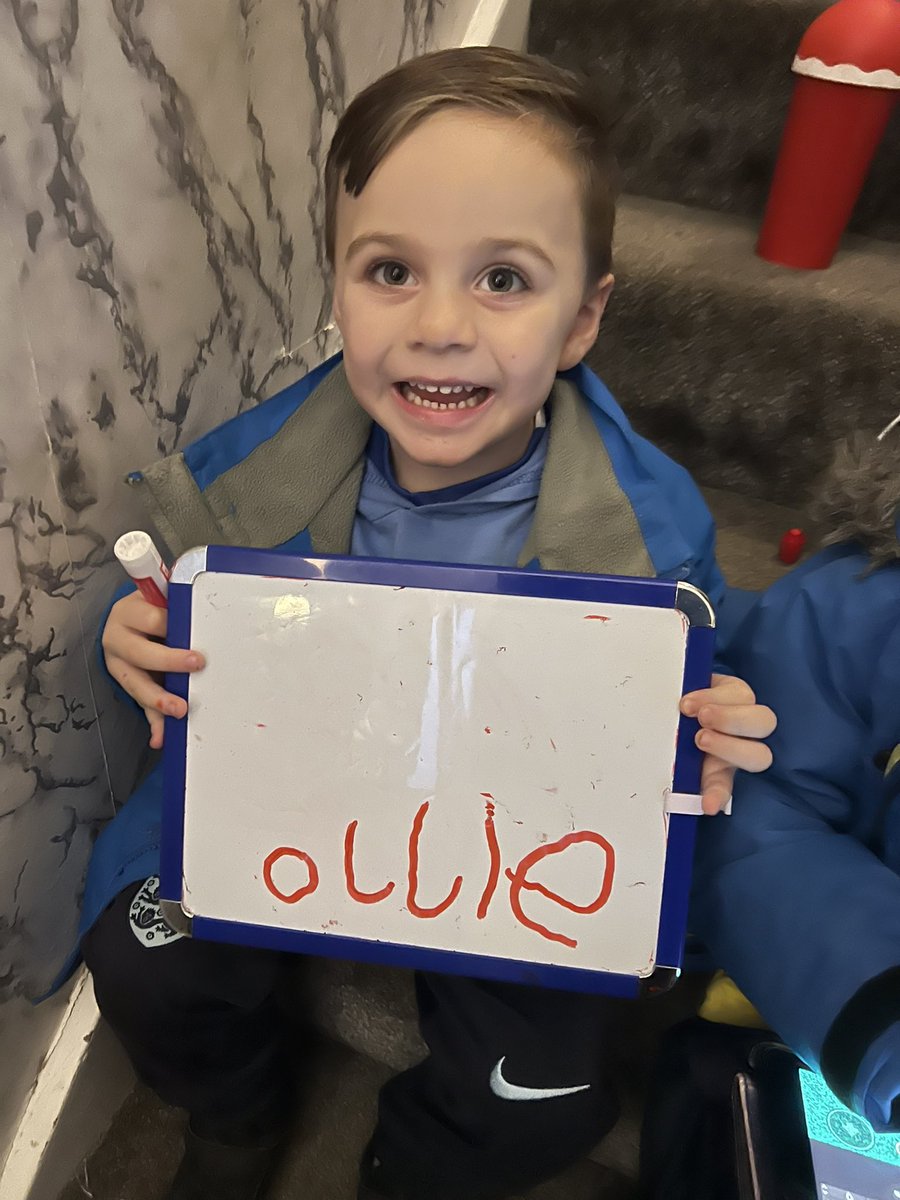 emsyt59's tweet photo. This weekend Finn has been learning how to write his and his brother Ollie’s name! Well done Finn 👏👏✏️@Brackenwood_Inf https://t.co/eMM5qYHj73