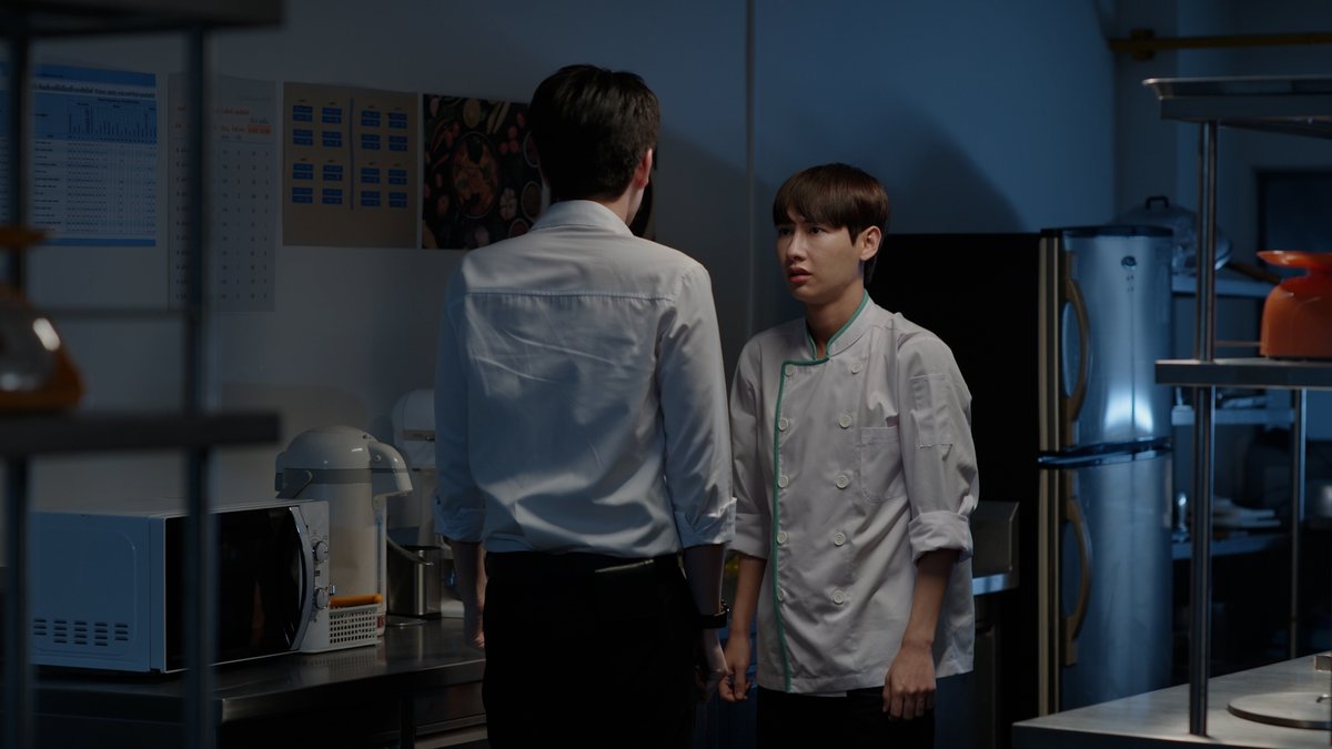GMMTV's tweet photo. ต้มข่าไก่ของกุ๊ก ไม่อร่อยแต่อร่อยมาก ๆ ต่างหาก เดี๋ยวหมอทำแผลตอบแทนกุ๊กนะคร้าบบบบ ☺️❤️
#CookingCrushSeriesEP1
#GMMTV
@off_tumcial @AtthaphanP https://t.co/5ihjpv50AR