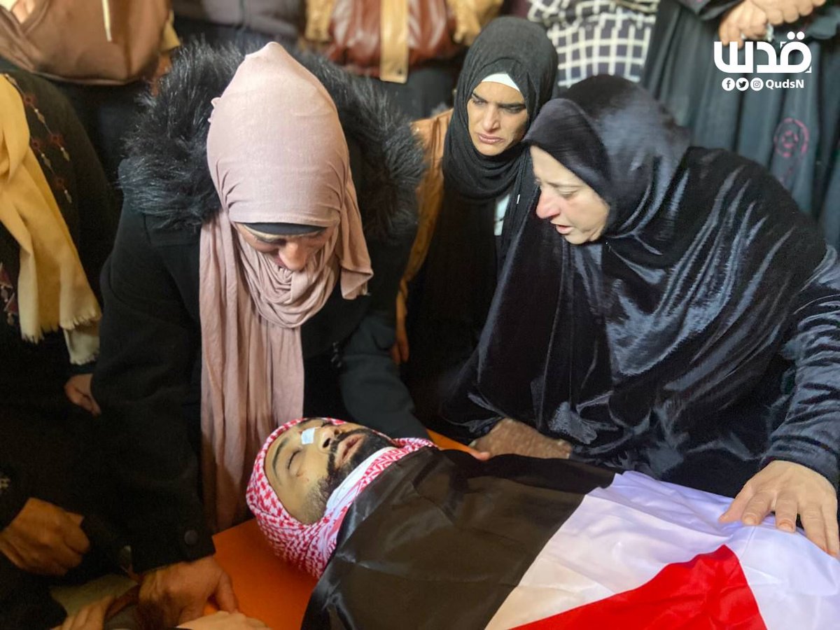 theaffaqzargar's tweet photo. A final farewell to slain #Palestinian youth Udai Snobar, 30, killed by Israeli occupation forces this morning in the village of Yatma, south of Nablus.

#GazaGenocide #Palestine #GazaUnderSiege #Palestine_Genocide #غزة_انتصرت #IsraelTerorrist #IsraeliNewNazism https://t.co/esjJP4dBJt