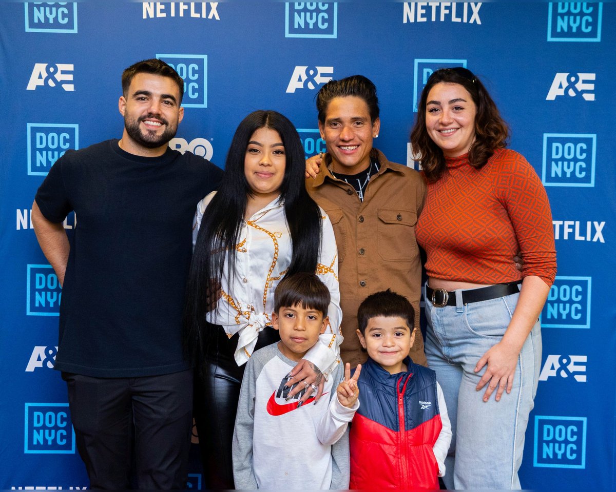 CabalFilms's tweet image. 🤯 Increïble estrena a @DOCNYCfest!!! 🇺🇲 Seguim en shock, no us podeu imaginar el què ha significat per nosaltres,  I sobretot que  els protagonistes han vist la pel·lícula per primera vegada i els hi ha encantat. 🎬🫂🥳

Gràcies gràcies gràcies per ajudar-nos a fer-ho possible!