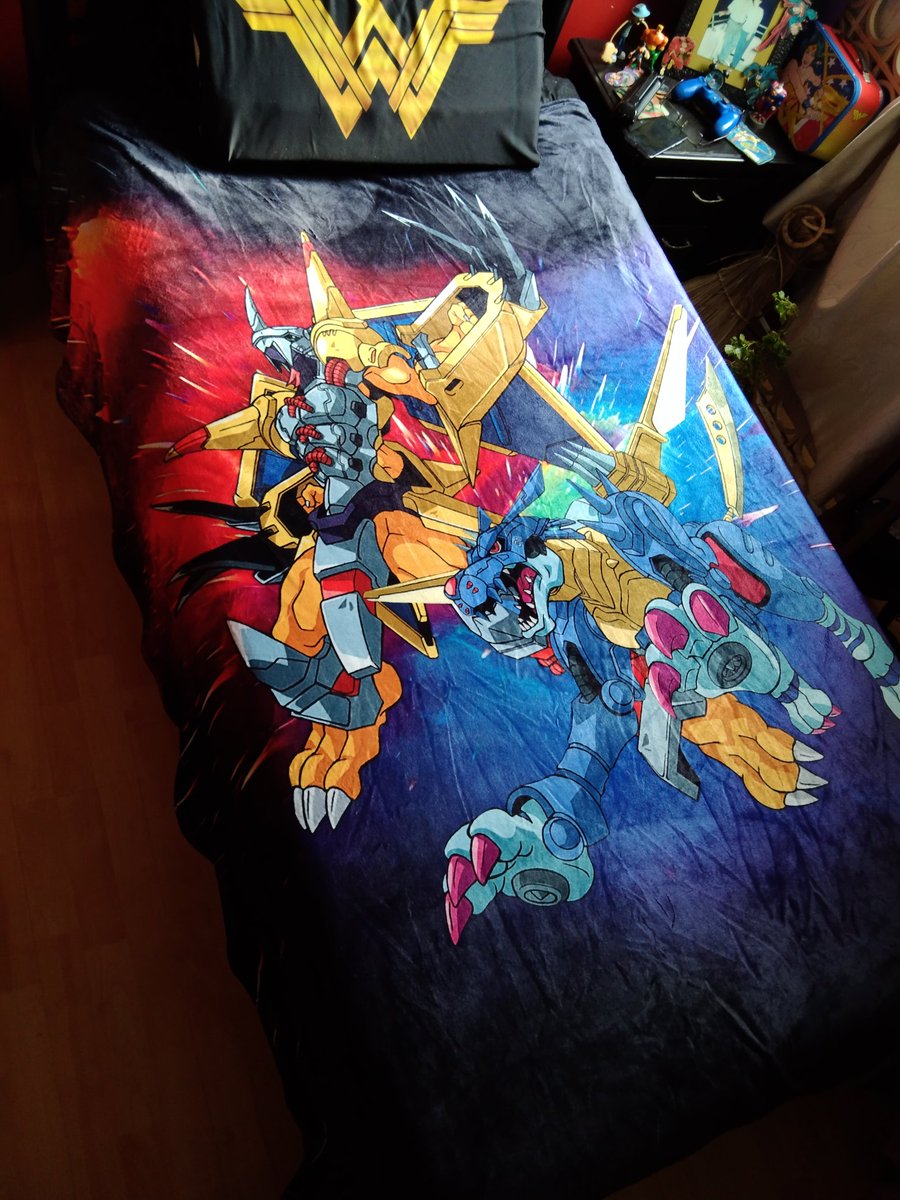 Xexeropaint's tweet photo. ÚLTIMOS DÍAS!!! Promoción de mantas personalizadas hechas en tela afelpada llamada piel de conejo, de 1,50cm x 1,80, el regalo perfecto para Navidad, todo lo hago con la imagen o el tema que quieran, cómic, anime, textos, fotografía familiar, etc. SOLO EN NOVIEMBRE es la promo! https://t.co/tY32COVhrW
