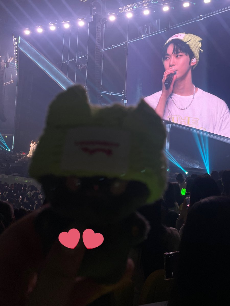 blackjjohnny's tweet photo. 6일 중 3일동안 깜쨘이도 함께 했어요 😉
THE UNITY 화이팅 ❤️‍🔥
모두가 올려주신 인증샷 그리고 지나가면서 보여주신 깜쨘이 다 보았습니다 :) 
앞으로도 행복하세요 🐾 https://t.co/lQQB8ZEJTP