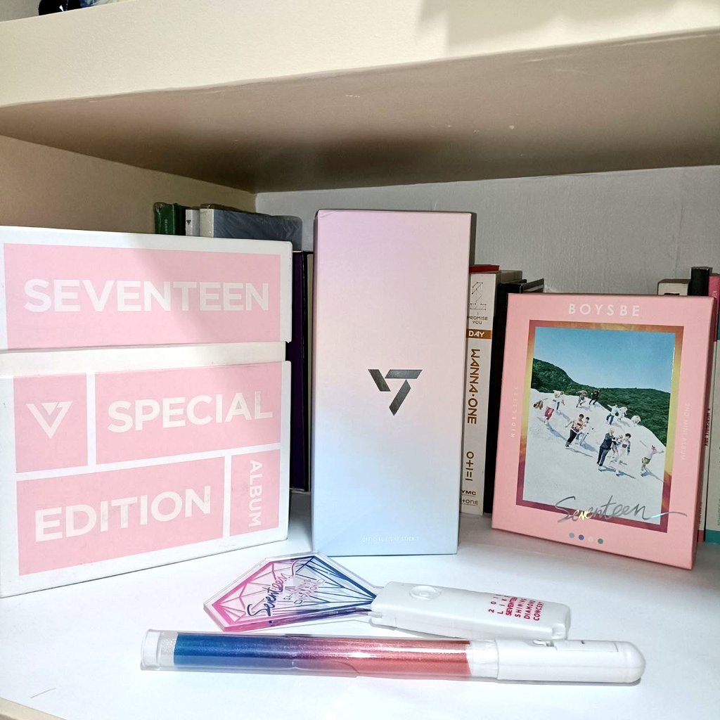 woncrest's tweet photo. π #woncrestmail | kpopjoah !
guess what i finally have in my collection!!! my very first carat bong waaaa <33 (took me years tbh) i got this from shopee, & no regrets on buying this ^-^ can't wait to deco it in the future. see u soon @pledis_17 π©·πΌ https://t.co/obsAZ0OPd3