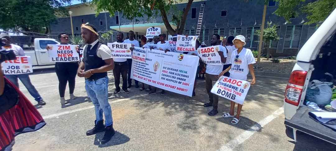ZdvNap's tweet photo. #ForZimbabwe #ForIllegallyRecalledCCCRepresentatives #ForBulawayo #ForBinga #ForBeitbridge #ForMabvuku #ForMasvingo #ForEveryone #FreedomOrDeath #DearZimbabwe💛, December 9th!!! Redo!!! Let's reclaim the people's victory✌️! #PREPARE #NoRetreatNoSurrender https://t.co/GybTz3toJj