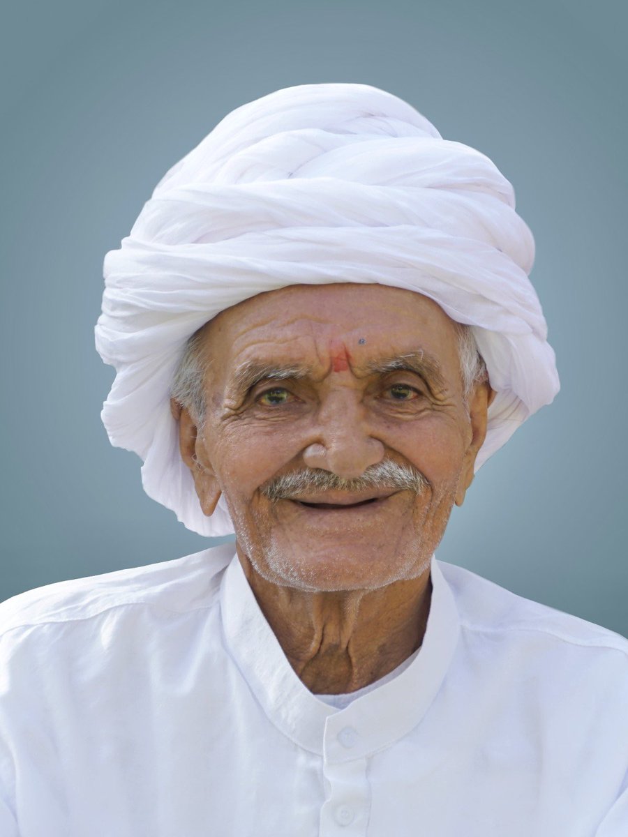 ChaudhryShankar's tweet image. આજીવન ગૌવ્રતિ, મારા પિતાશ્રી પૂજ્ય લગધીર બાપાએ સેવાભાવી અને ઉદારતાથી પરિપૂર્ણ જીવનને આજે ઈશ્વરના શ્રીચરણોમાં સમર્પિત કર્યું.

ૐ શાંતિ...